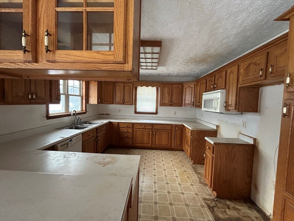 1081 Sanders Mines Road Max Meadows, VA 24360 - Photo 6 of 14 Gallery Image 6