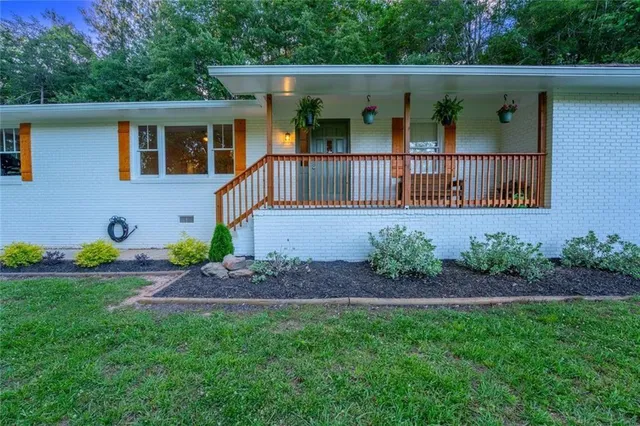 $390,000 | 222 North Mize Road, Mount Airy, GA 30563