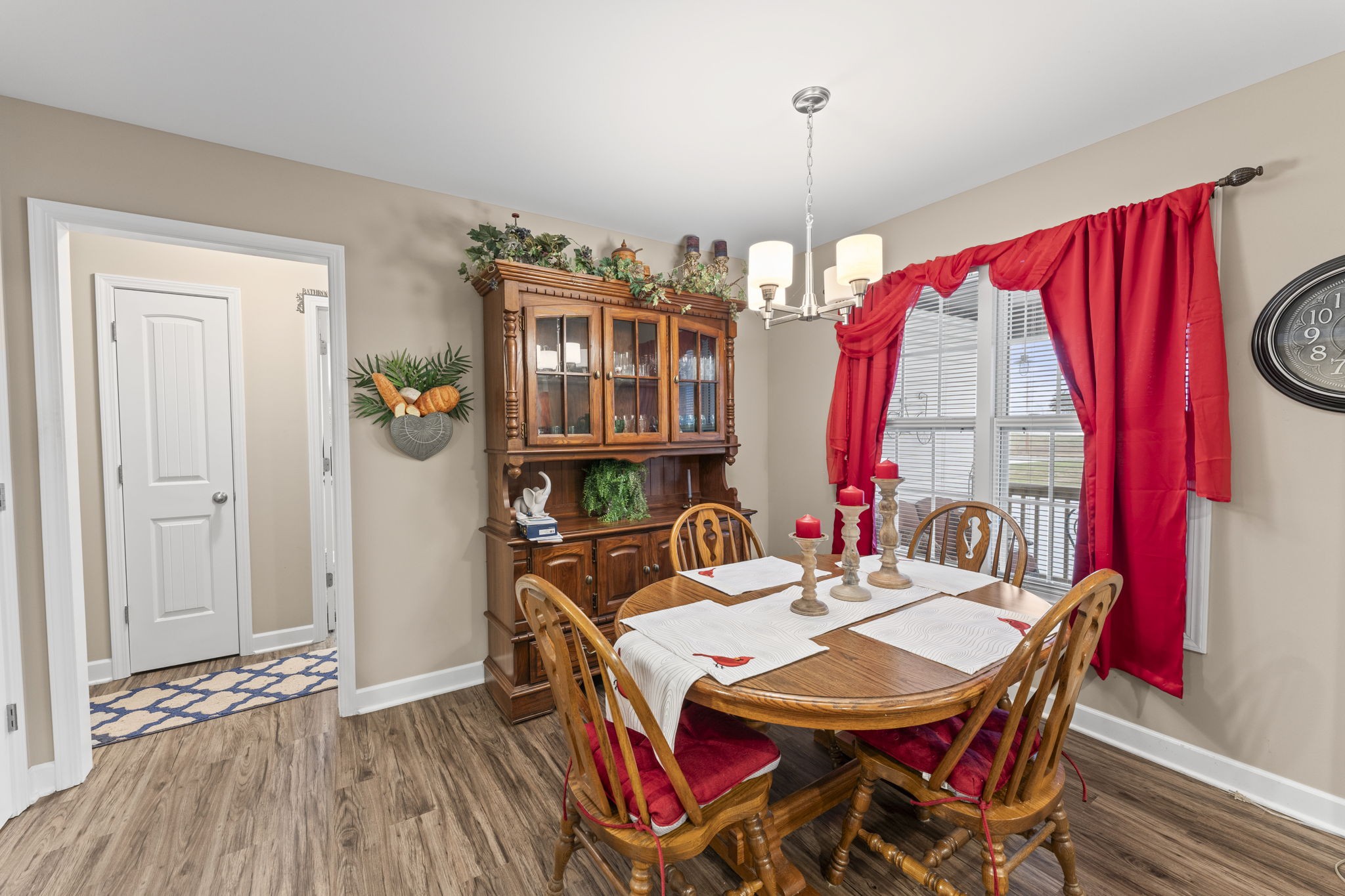 110 Saddle Street Manchester, TN 37355 - Photo 11 of 35 a dining room with furniture and window