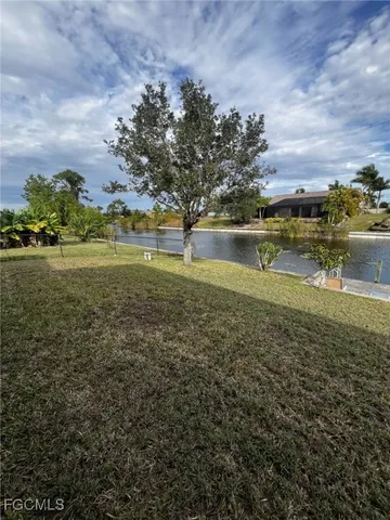 $2,100 | 2637 Northwest 26th Place, Cape Coral, FL 33993