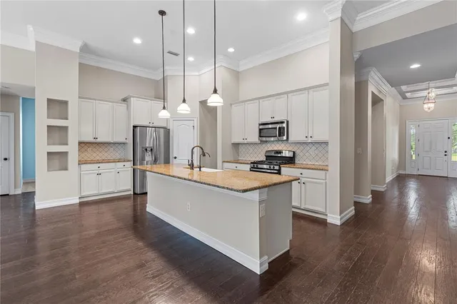 $675,000 | 6809 Scenic Drive, Apollo Beach, FL 33572