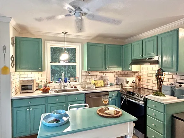$850,000 | 5 Shadberry Trail, South Kingstown, RI 02879
