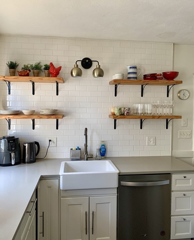 49 Rawson Road, Unit 49 Quincy, MA 02170 - Photo 18 of 42 Gallery Image 18