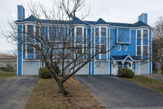 $299,000 | 35 Whitney Avenue, Unit 33, Lowell, MA 01850