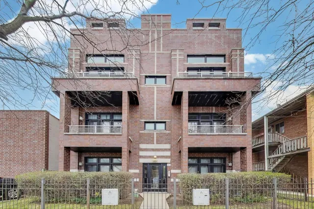 $345,000 | 3051 North Harlem Avenue, Unit 3N, Chicago, IL 60634