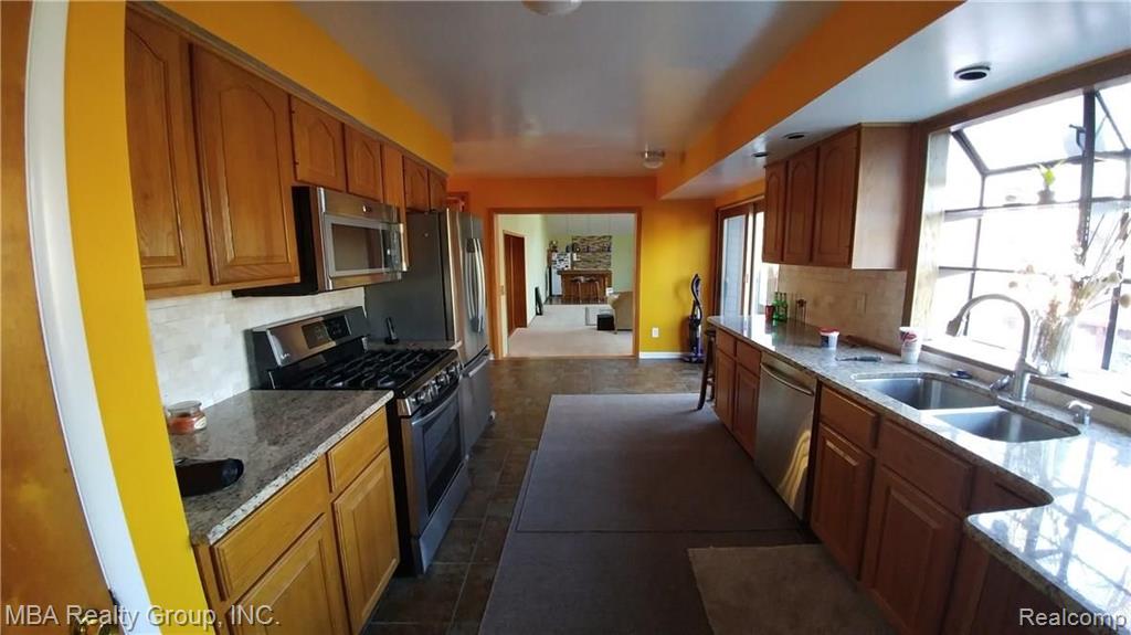 22271 West River Road Grosse Ile, MI 48138 - Photo 20 of 41