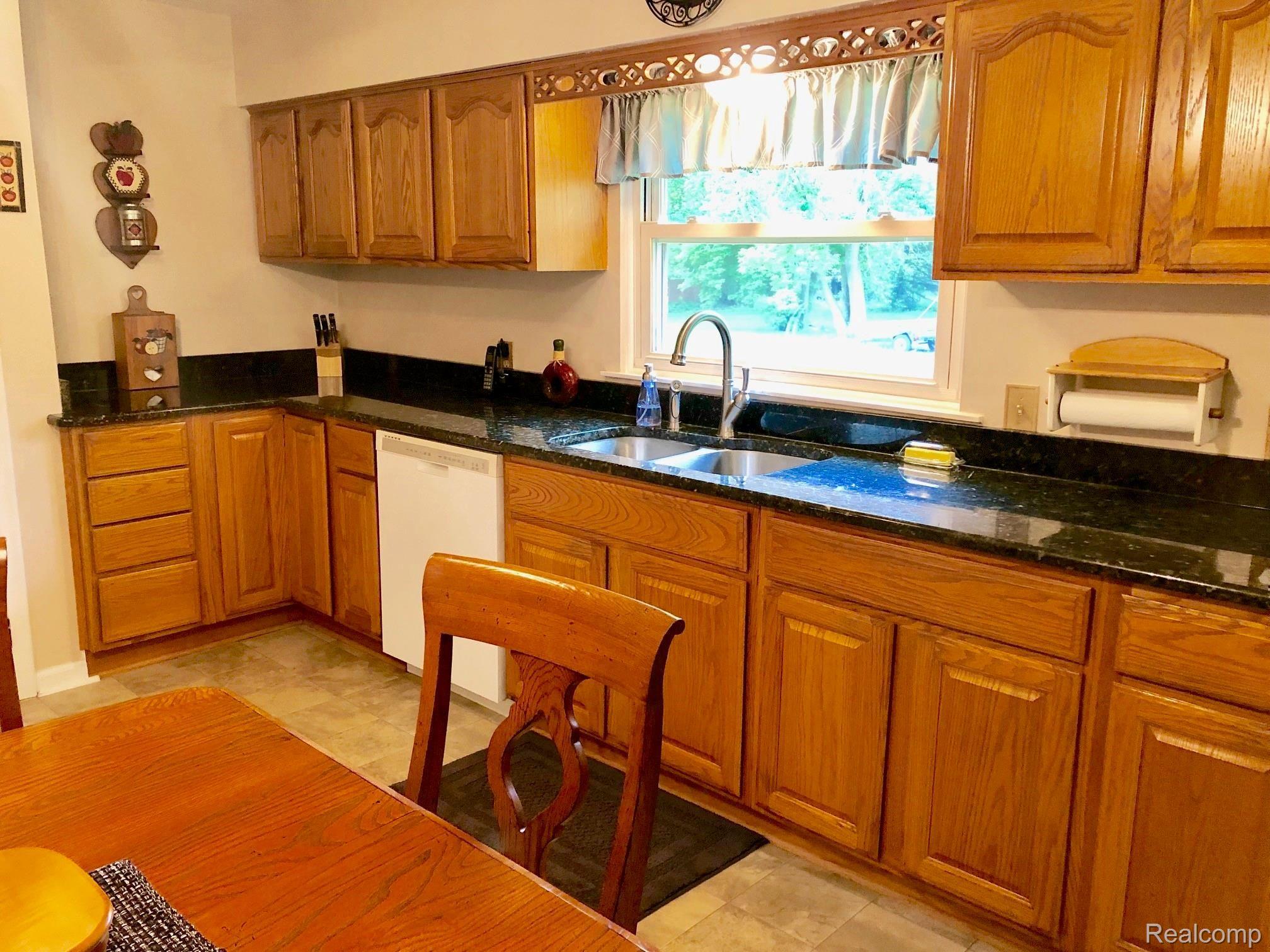 417 Carleton Rockwood Road Carleton, MI 48117 - Photo 12 of 25 c23.jpg