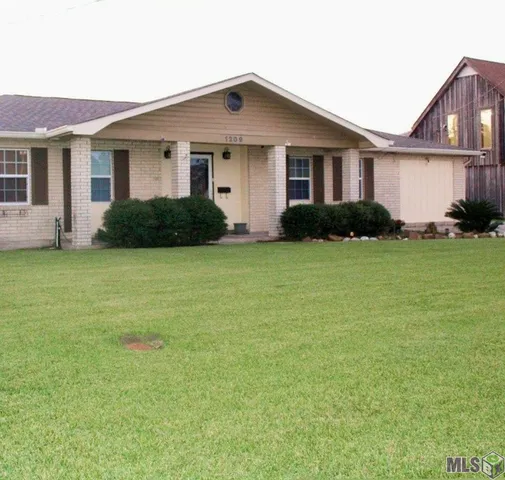 $247,500 | 1209 Barrow Street, Franklin, LA 70538