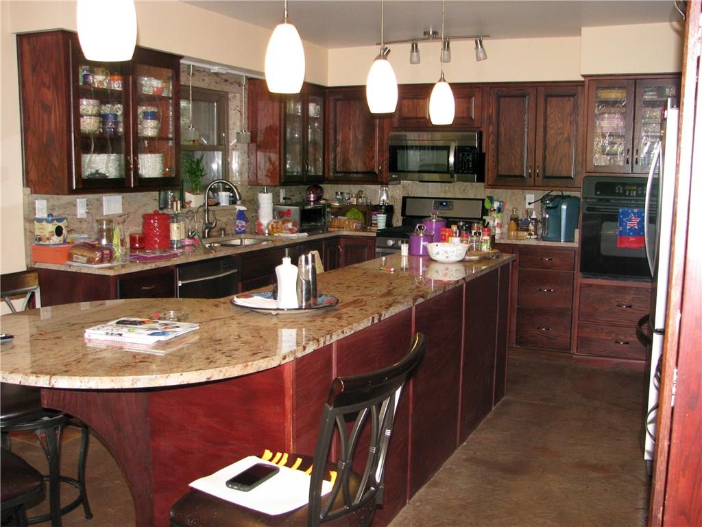 165 Wray Large Road Clairton, PA 15025 - Photo 2 of 13 Gallery Image 2