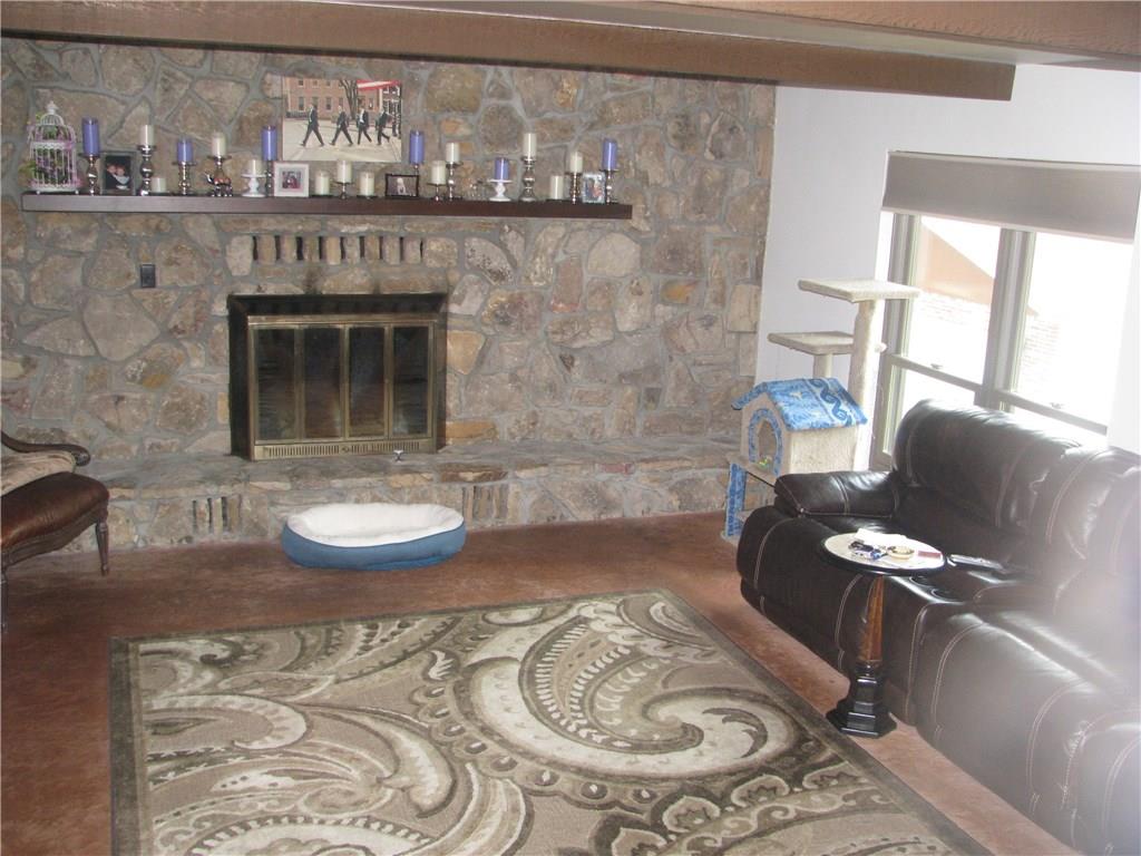 165 Wray Large Road Clairton, PA 15025 - Photo 3 of 13 Gallery Image 3