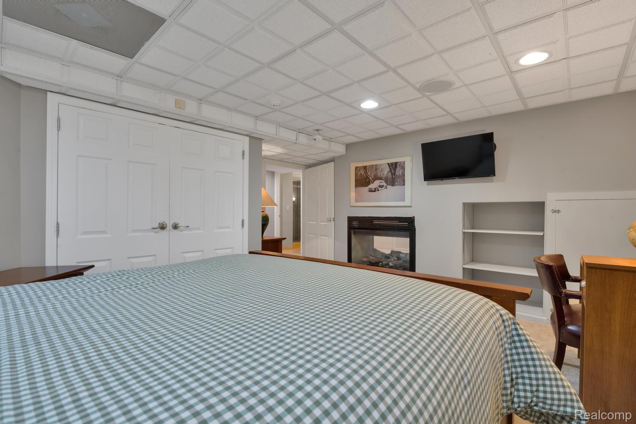 2177 Clinton View Circle Rochester, MI 48309 - Photo 60 of 74 Gallery Image 60