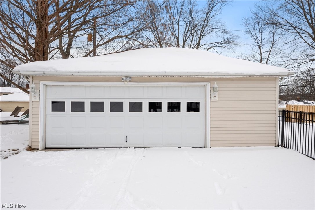 2818 Dentzler Road Parma, OH 44134 - Photo 30 of 42