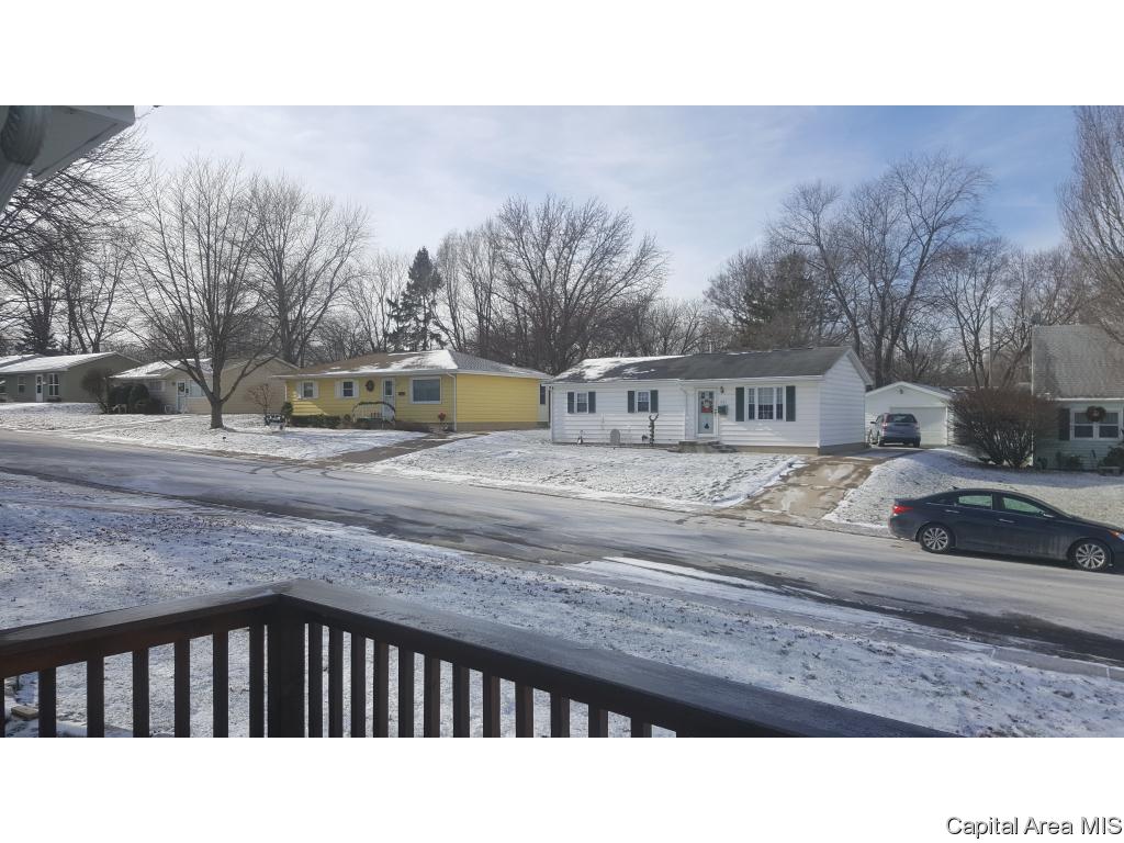 1422 Johnson Lane Springfield, IL 62702 - Photo 3 of 35