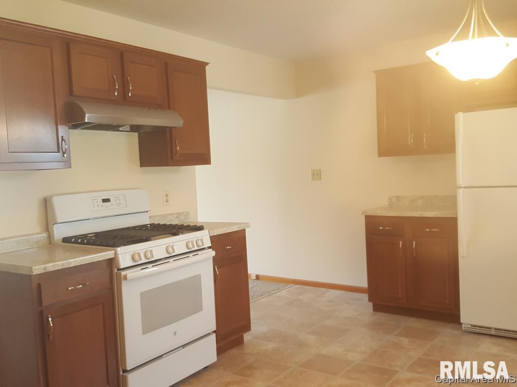 1422 Johnson Lane Springfield, IL 62702 - Photo 5 of 35