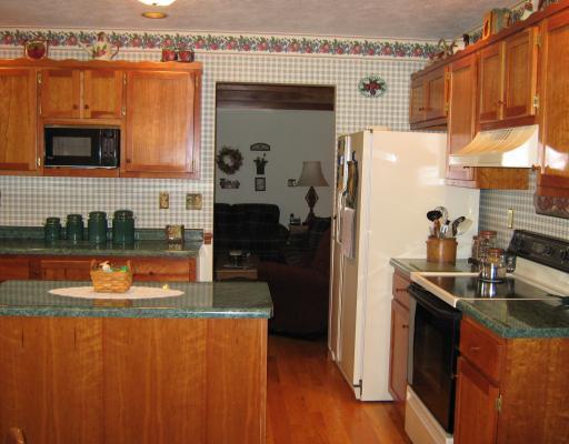 226 Daugherty Road Grove City, PA 16127 - Photo 3 of 17 Kitchen.