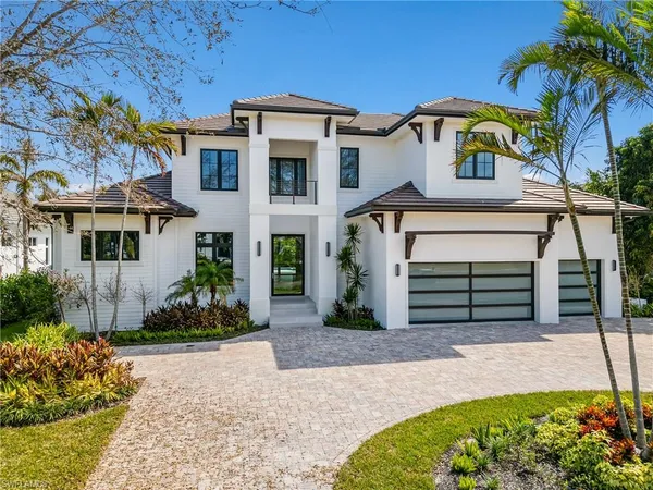 $6,995,000 | 3280 Crayton Road, Naples, FL 34103