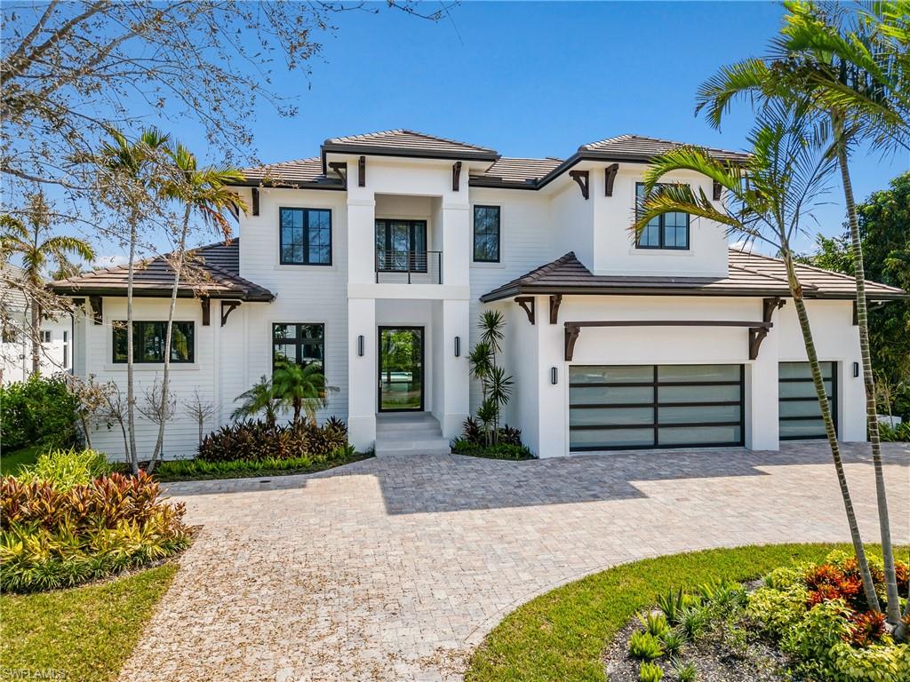 3280 Crayton Road Naples, FL 34103 - Photo 1 of 37