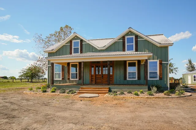 $599,000 | 5688 Falke-Heinrich Road, Schulenburg, TX 78956