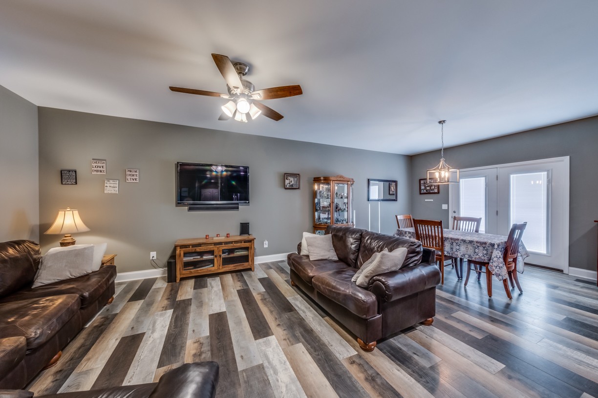 148 A T G T Road Portland, TN 37148 - Photo 4 of 30 a living room with furniture and a flat screen tv