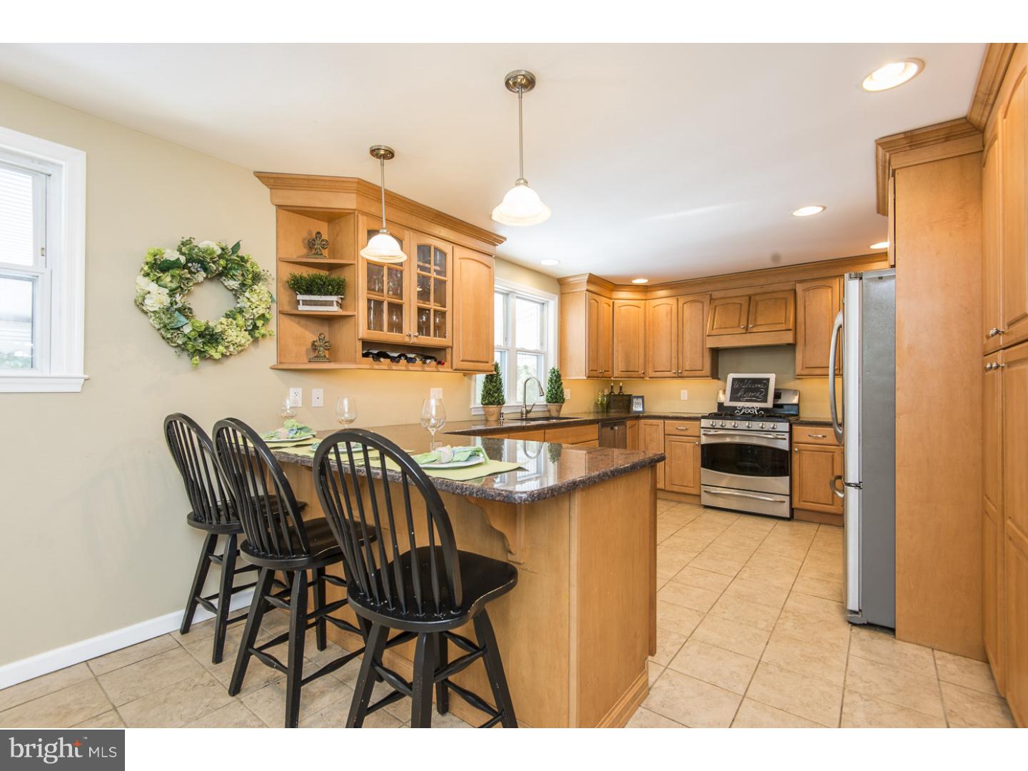 408 Harrington Road Havertown, PA 19083 - Photo 5 of 22