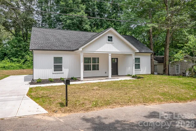 $1,695 | 412 Hampton Street, Gastonia, NC 28052