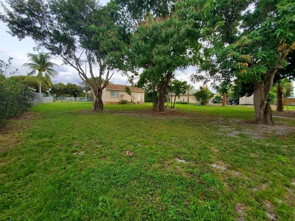 $2,400 | 210 Northwest 13th Avenue, Delray Beach, FL 33444