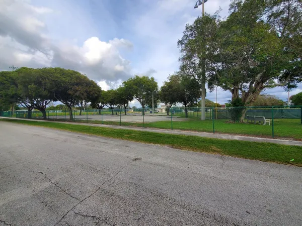 $2,400 | 210 Northwest 13th Avenue, Delray Beach, FL 33444