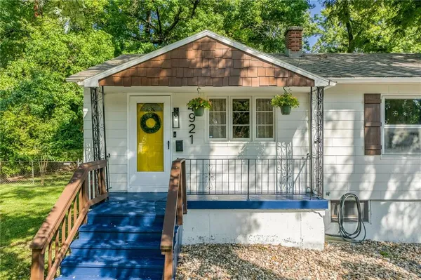 $265,000 | 4921 North Garfield Avenue, Kansas City, MO 64118