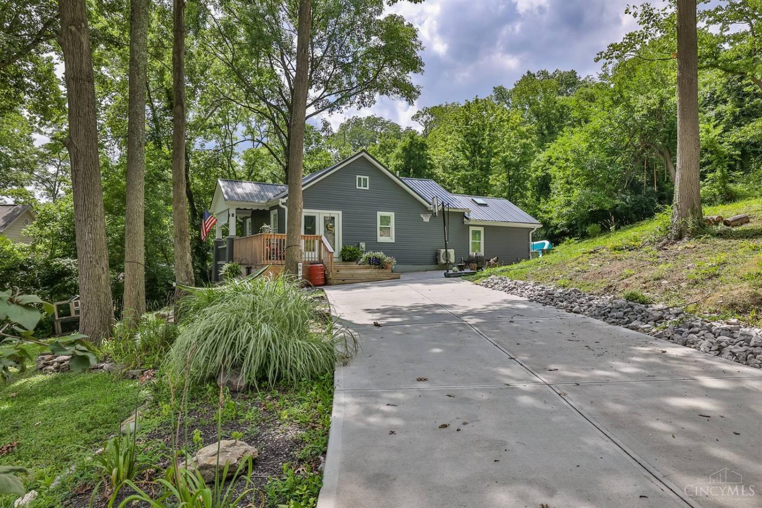 585 Sutton Road Cincinnati, OH 45230 - Photo 1 of 27