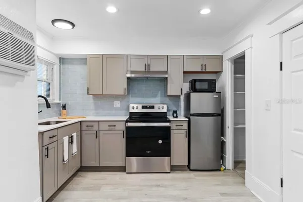 $1,800 | 412 Harwood Street, Unit 4, Orlando, FL 32803