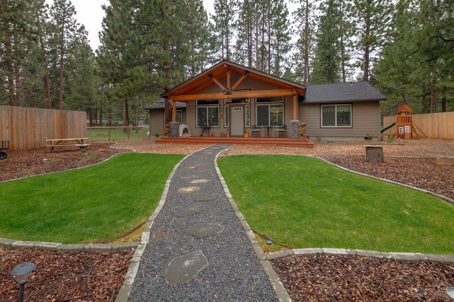 60081 Hopi Road Bend, OR 97702 - Photo 1 of 25 Primary Photo