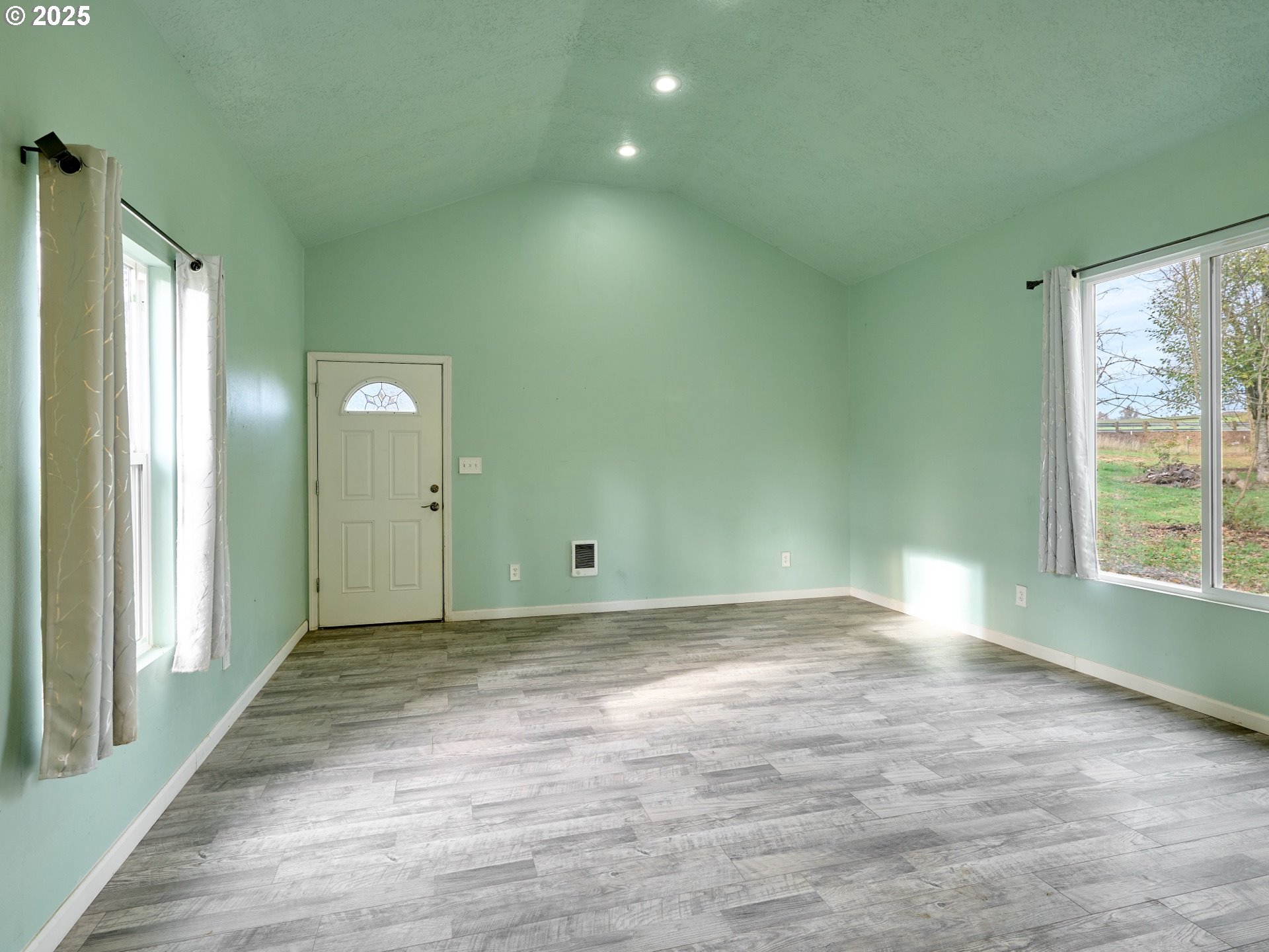 6288 Sherman Road Southeast Aumsville, OR 97325 - Photo 24 of 45 a view of an empty room and window