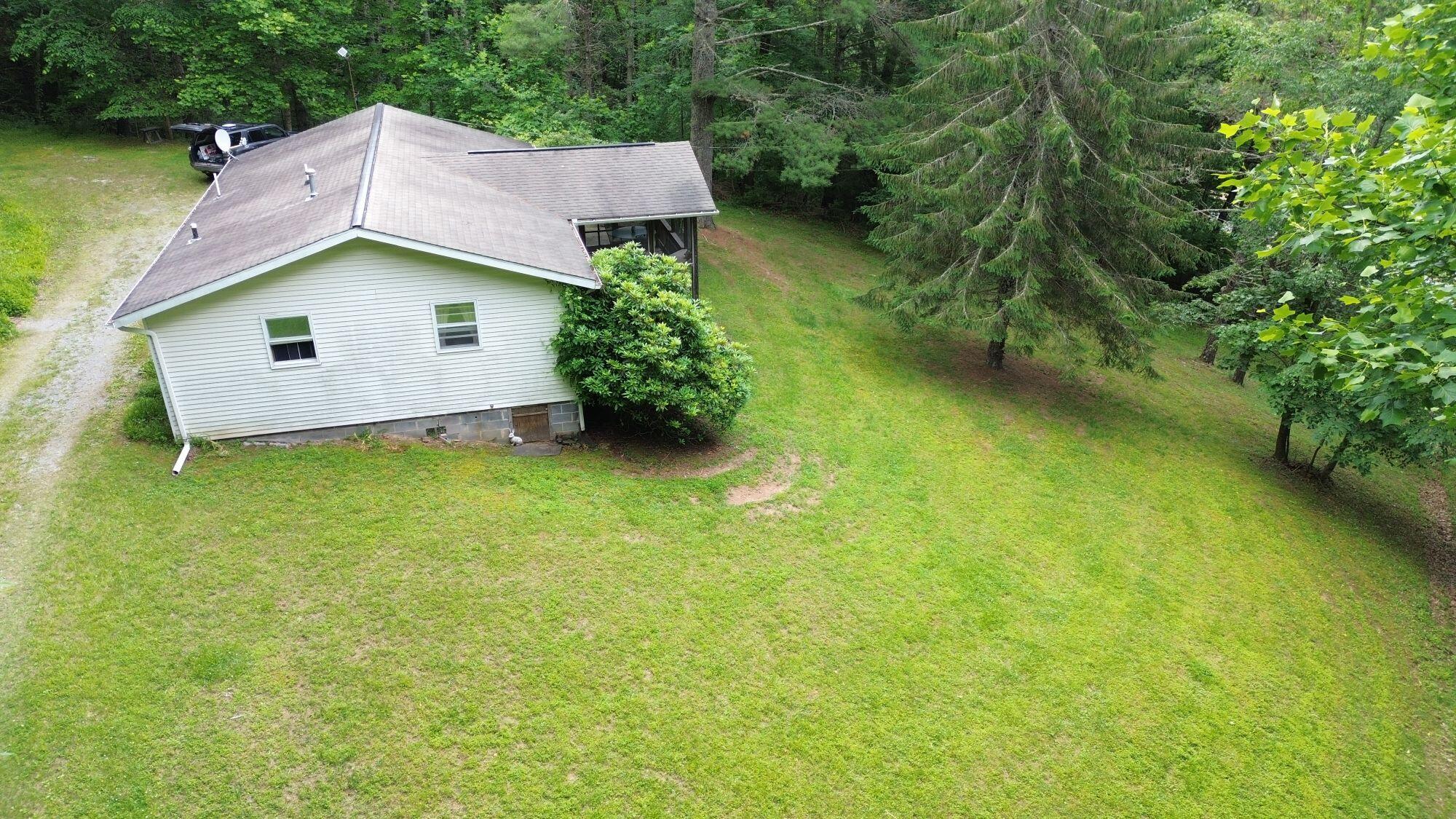 4262 Steven Hole Road Buckeye, WV 24924 - Photo 9 of 48 Gallery Image 9