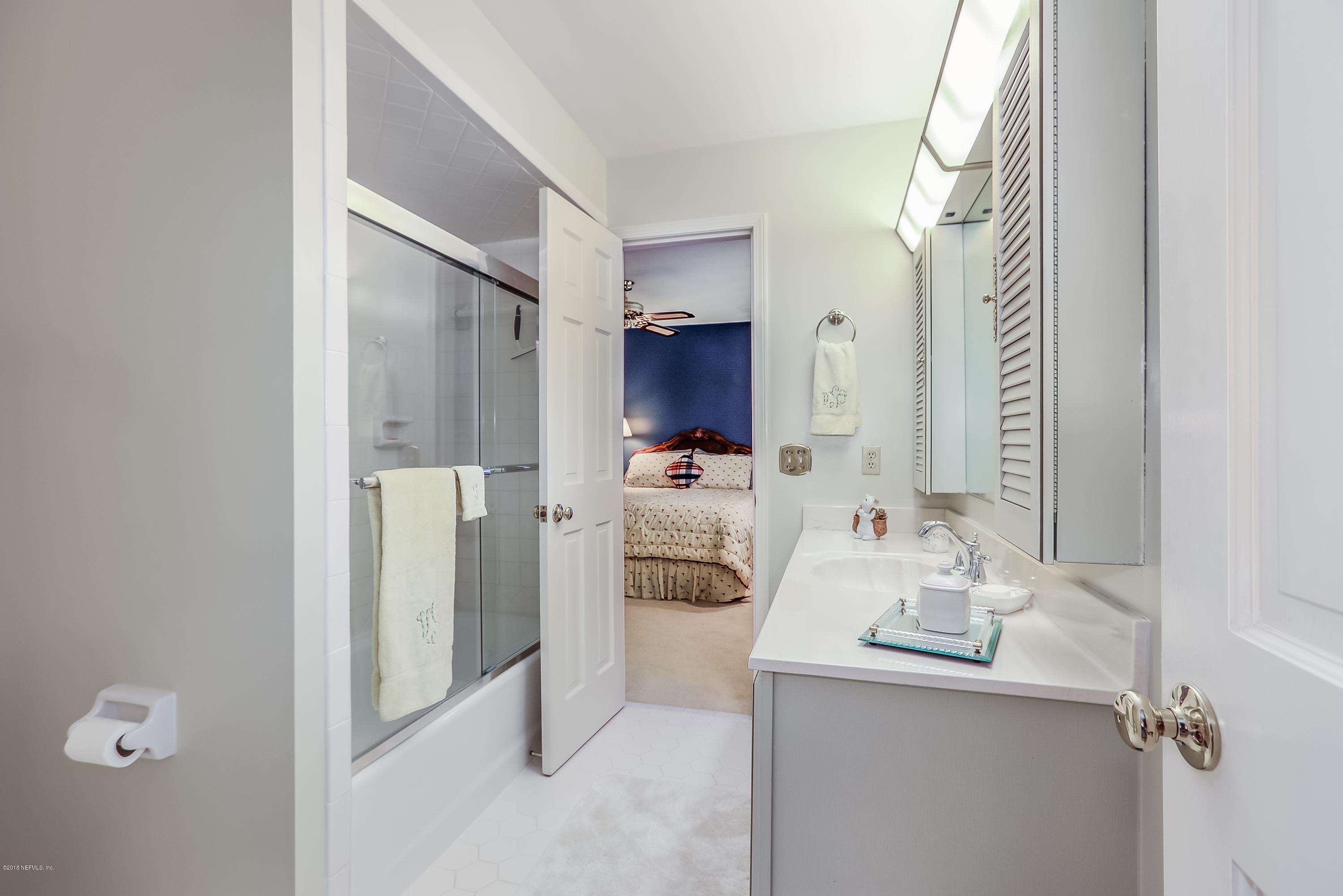 9652 Beauclerc Bluff Road Jacksonville, FL 32257 - Photo 24 of 40 025_Jack & Jill Bath
