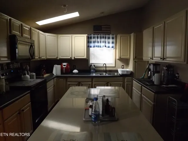 $200,000 | 85 Bairds Lane, Evarts, KY 40828