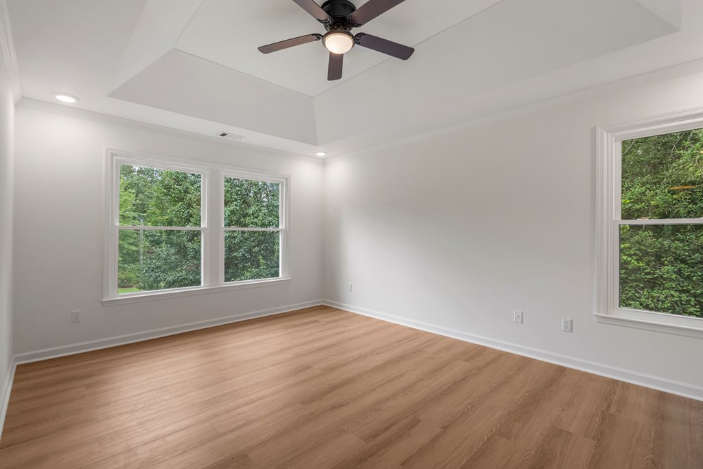 129 Sunny Point Circle LaGrange, GA 30240 - Photo 19 of 48 Owner's Suite