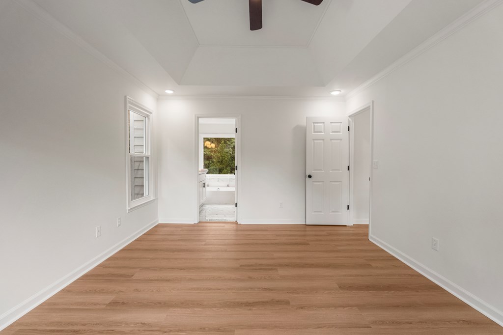 129 Sunny Point Circle LaGrange, GA 30240 - Photo 20 of 48 Owner's Suite