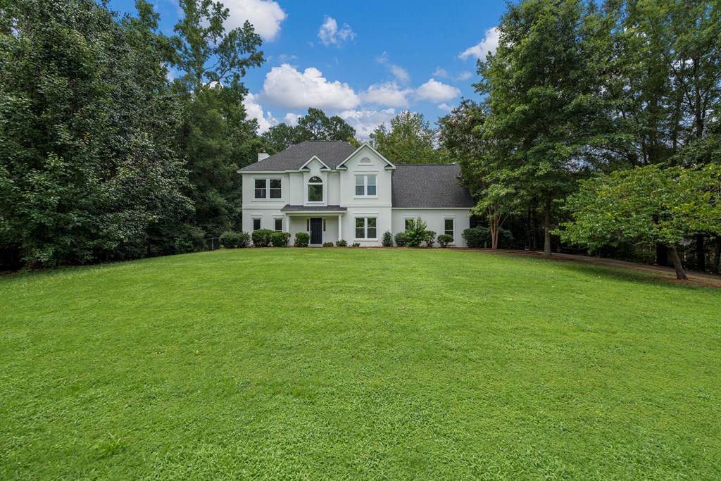 129 Sunny Point Circle LaGrange, GA 30240 - Photo 3 of 48 Front of Home