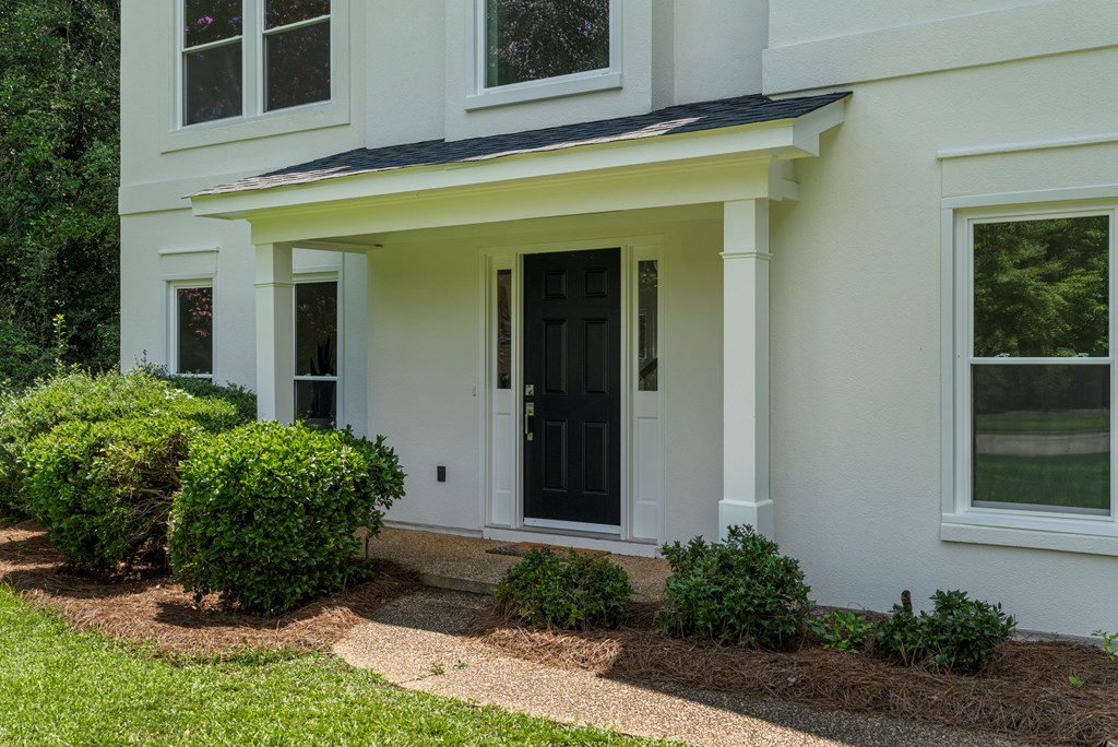 129 Sunny Point Circle LaGrange, GA 30240 - Photo 4 of 48 Freshly Painted