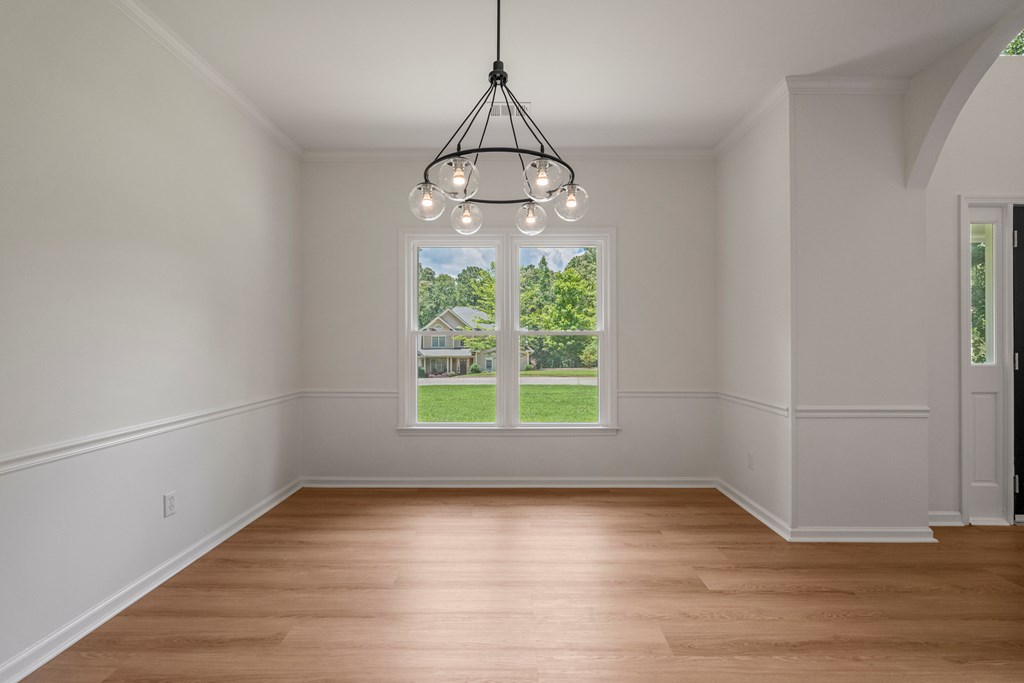 129 Sunny Point Circle LaGrange, GA 30240 - Photo 6 of 48 Dining Room