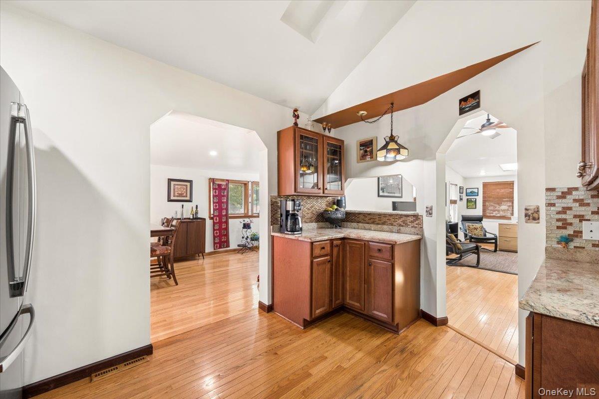 118 Hewitt Street Lake Peekskill, NY 10537 - Photo 17 of 48