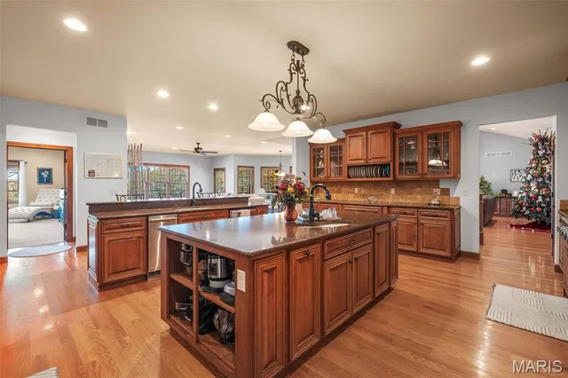 $998,980 | 141 West Hickory Ridge Road, Steelville, MO 65565