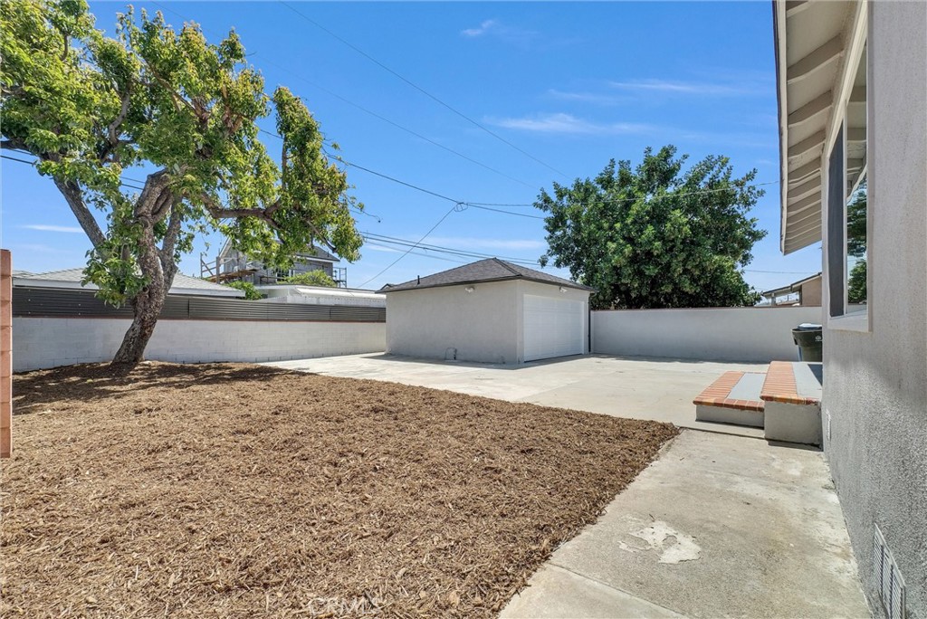 2264 Cogswell Road El Monte, CA 91732 - Photo 25 of 26 a view of a backyard of the house