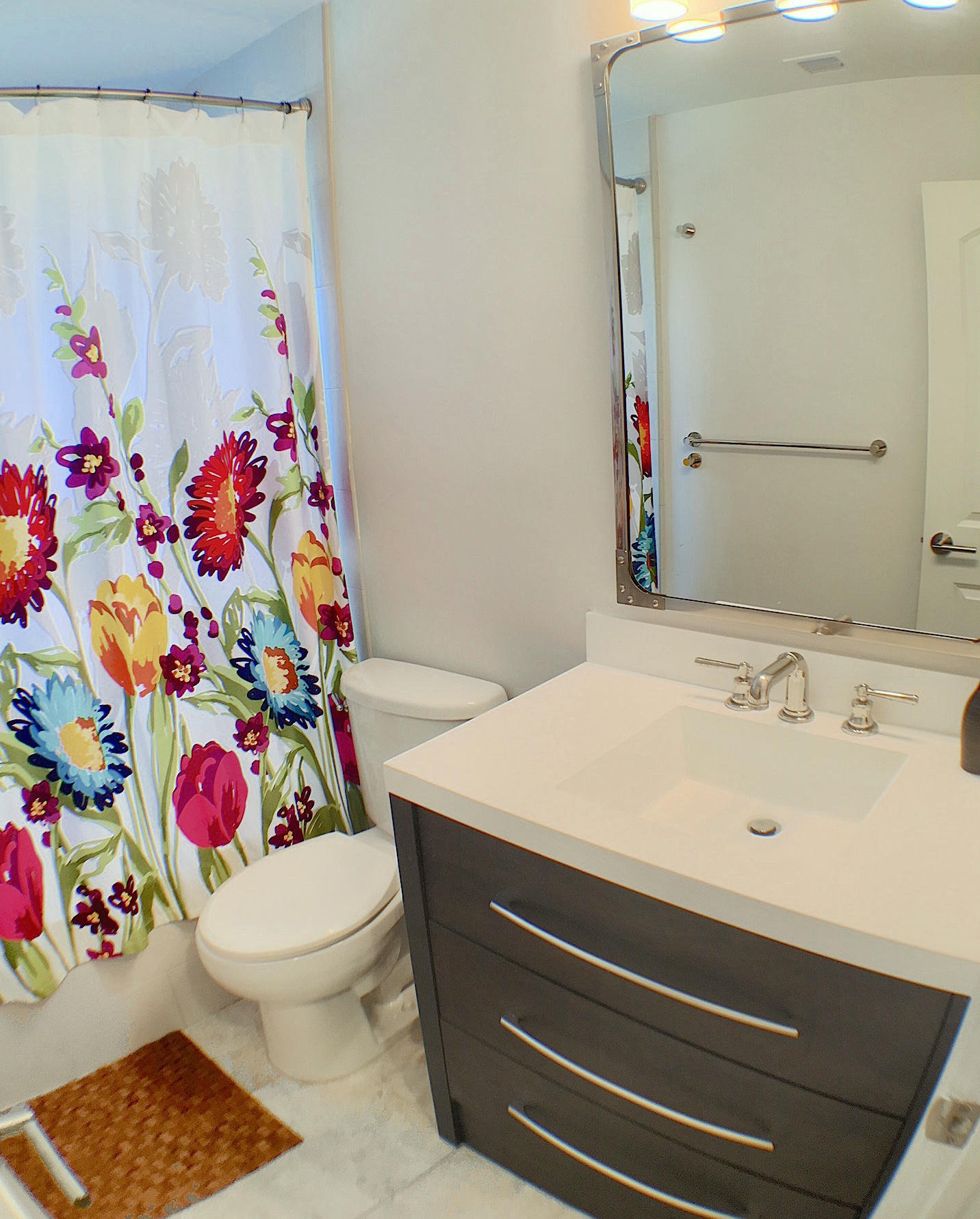 425 Southwest 7th Terrace Boca Raton, FL 33486 - Photo 17 of 26 Guest Bathroom