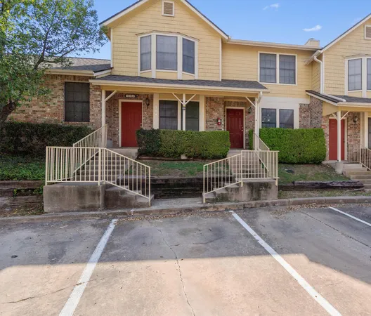 $1,550 | 11901 Swearingen Drive, Unit 105, Austin, TX 78758