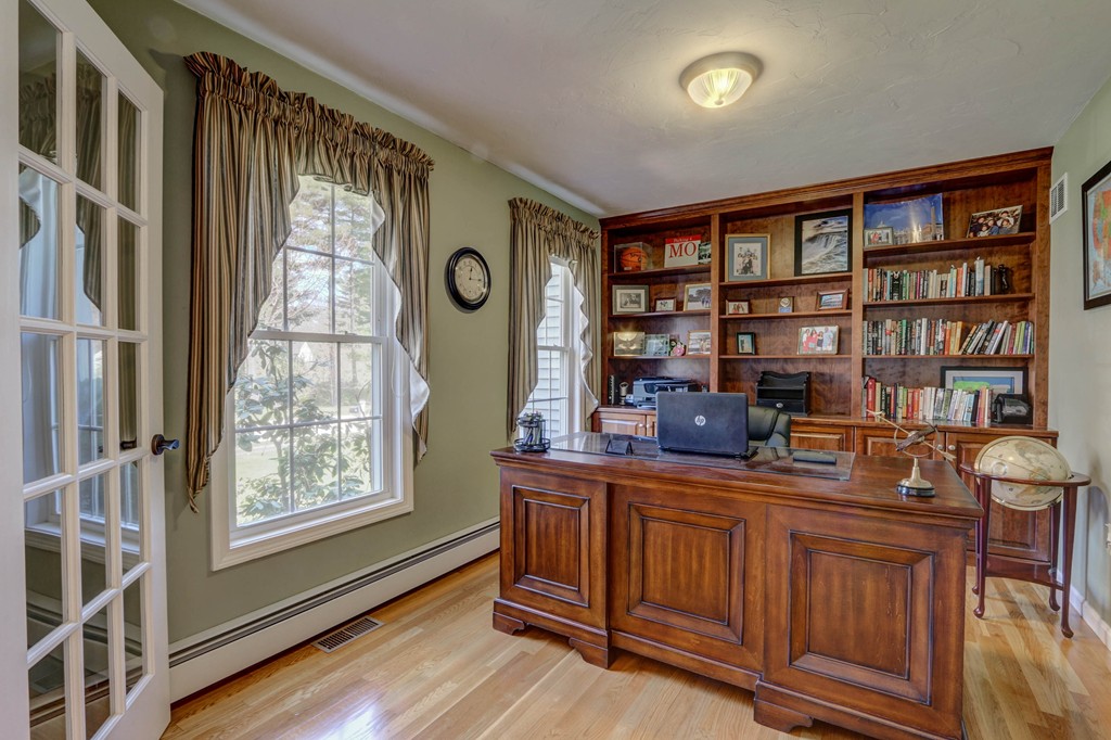 28 Field Road Medway, MA 02053 - Photo 4 of 30 Gallery Image 4