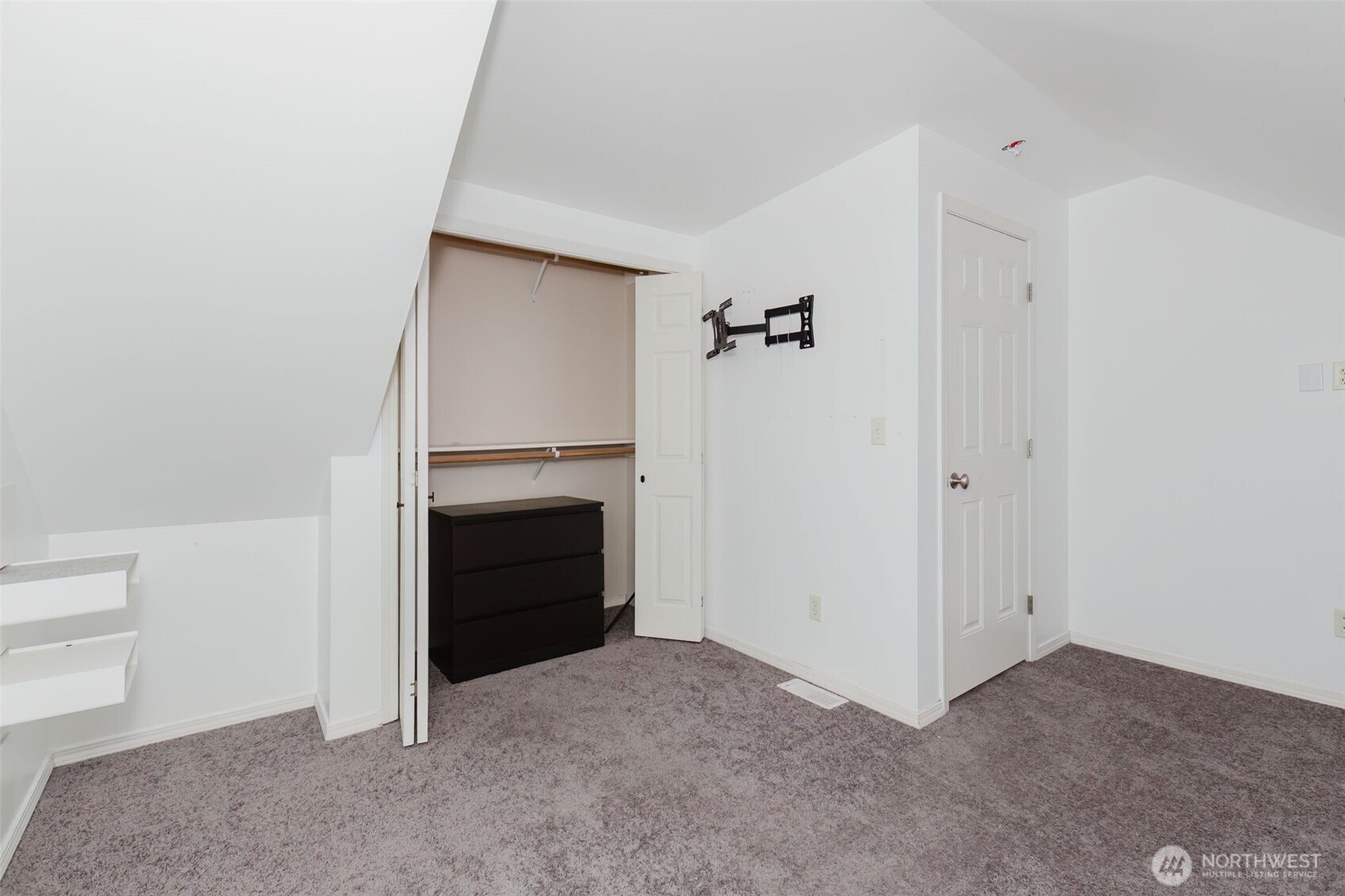 1908 Snyder Avenue Bremerton, WA 98312 - Photo 26 of 35 an empty room with a closet and a sink