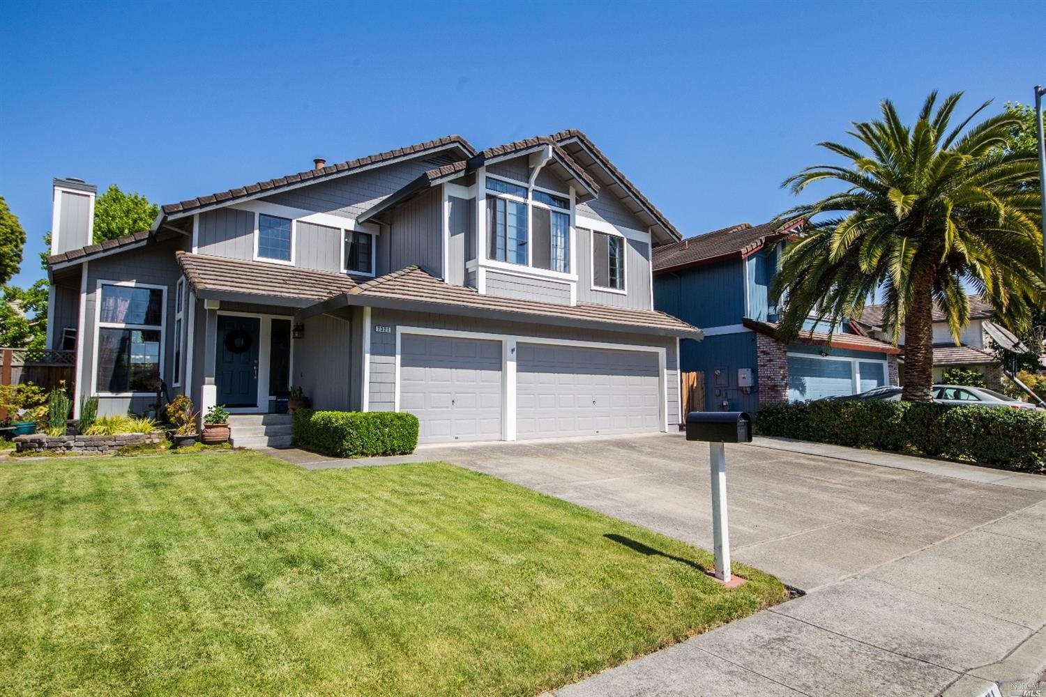 7321 Rasmussen Way Rohnert Park, CA 94928 - Photo 1 of 1 a front view of a house with garden