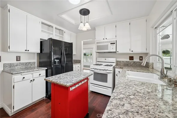 $575,000 | 26311 Green Terrace Drive, Newhall, CA 91321