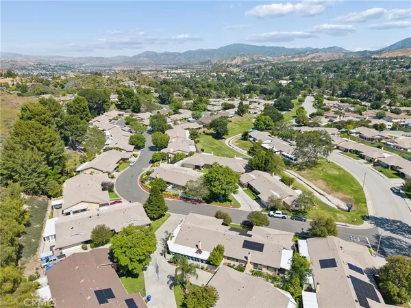 $575,000 | 26311 Green Terrace Drive, Newhall, CA 91321